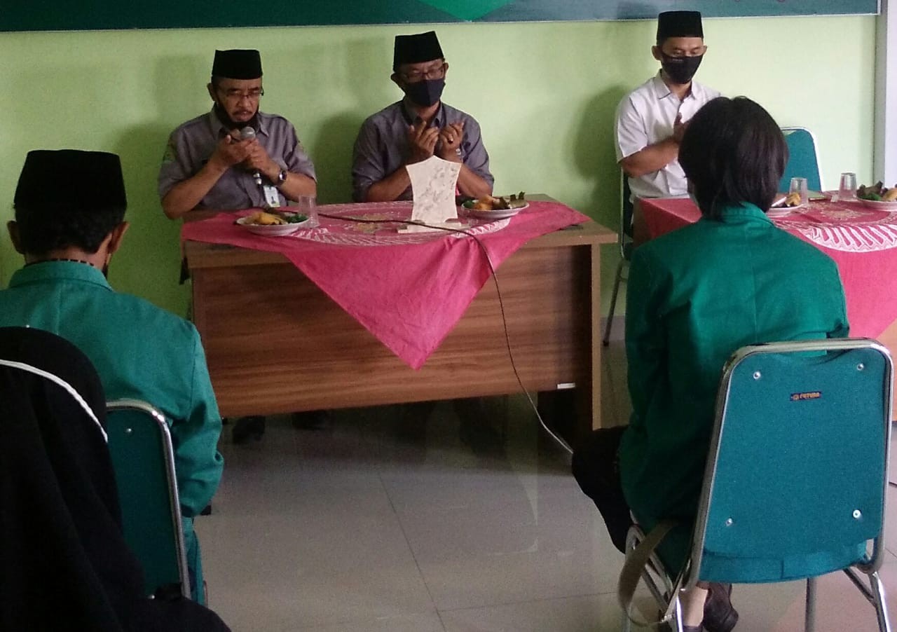 Doa_oleh_H_Ma`mun_Al_Kahfi,_M,Ag.jpeg